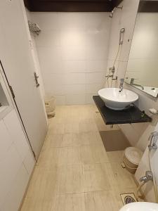 Rapid Lakme Executive Hotel