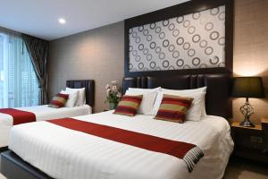 Poolside Triple Room