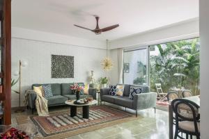 El Reino 2&3BHK Apartments, 5 Mins to Casino & 10 Mins to Candolim, with Pool & Kitchen, Wifi, Security