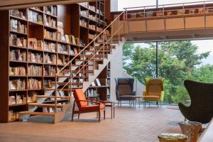 Hakone Honbako 箱根本箱