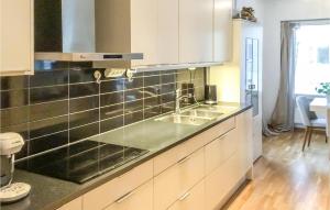 3 Bedroom Nice Apartment In Västerås