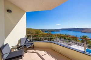 Luxury Villa Oštro with pool & Krk bridge view