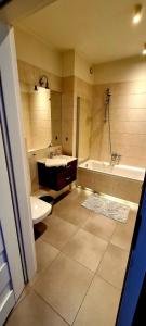 Apartament z tarasem w parku Zaczarowanej Dorozki