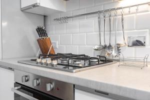 Saint Peter House Station