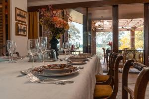 Luxe Homestay 4 BEDROOM Option at 6 OClock Shadows