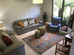 Luxe Homestay 4 BEDROOM Option at 6 OClock Shadows