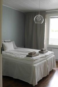 Lovely two room unit with free parking