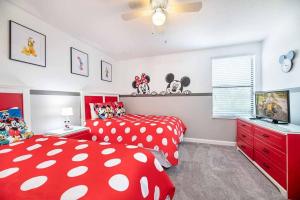 Luxury Family Friendly 8 Bedroom Villa Near Disney