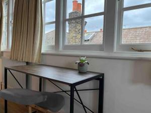 CB53 Tower Bridge Townhouse 2 bathrooms & Free parking