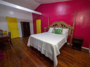 El Reinas by Sugars Monkey