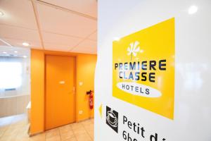 Hotels Premiere Classe Paris Ouest Pont De Suresnes : photos des chambres