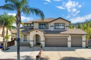 Pool-BBQ-View-Balcony-Fireplace-King-Garage-WD - Лейк-Елсінор