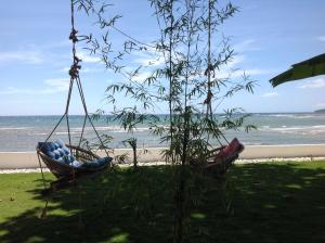 BambooBeachVilla1 AC New OCEANFRONT POOL sunsetview garden kitchen SATELLITE STARLINK WI-FI