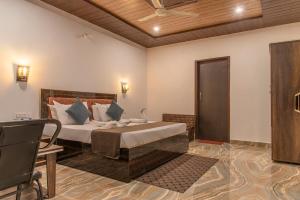 Aravindam House By Vanasthali Kasauli I Open Rooftop & Garden I