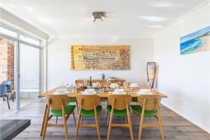 Sanctuary on Dutchies, 18 Gloucester Street - Water views, Air Conditioning, WiFi and Close To Town