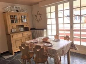 Appartements Appartement T2 pour 4 avec balcon, Wi-Fi gratuit, proche des pistes et equipements complets - FR-1-457-220 : photos des chambres