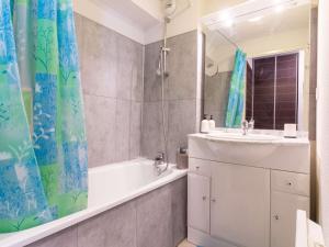 Agréable T2 Cabine avec Piscine, Balcon et WiFi à Luz-Saint-Sauveur - FR-1-402-116