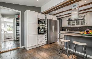 2 Bedroom Awesome Home In Åkersberga