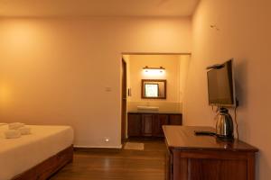 Avadale Thekkady - Stag Groups Not Allowed