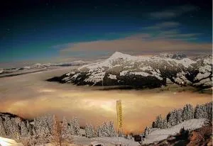 Hocheckhuette On Top of the Kitzbuehel Hahnenkamm Mountain - 基茨比厄尔附近奥拉赫
