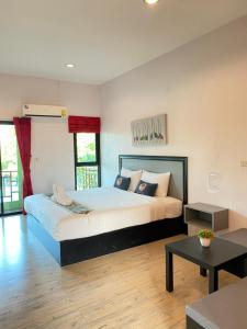 RoomQuest Chonburi Phanat Nikhom