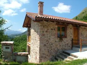 Apartamentos Rurales Vista del Sueve - 阿里翁达斯