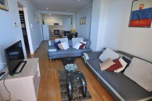 Ithaki Phinikoudes Apartment No. 201