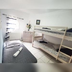 Deanna Magnifique villa vue mer situé à 1,5 Km de la plage