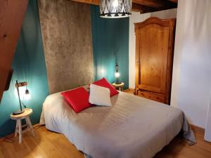 Appartement T3 Duplex Cures ou vacances, En plein Centre-ville Allée dEthigny