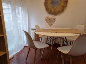 C01A04 Céntrico 4 dormitorios by R2R Consulting