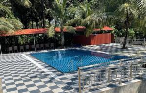 Disha Villa-Casa Oceano, sea facing villa with a pool, at Palghar