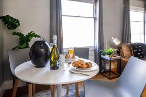 Bateman, modern City centre apartment sleeps 6