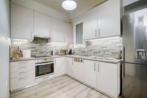 Charming Contemporary 2 bedroom apartment