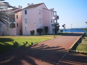 Appart 4 pièces, 8 pers, piscine, tennis, parking inclus - Port Barcarès - FR-1-195-58