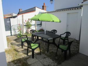Maison calme proche centre-ville, 3 chambres, jardin, 1,2 km de la plage - Saint-Gilles-Croix-de-Vie - FR-1-224-338