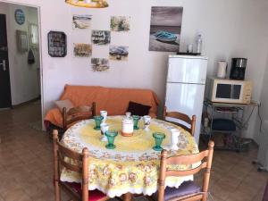 Villa T3 avec Terrasse, Jardin et Parking, à 200m de la Plage - 6 couchages, Le Barcarès - FR-1-81-372