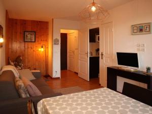 Appartement au pied des pistes avec piscine, sauna et hammam, 4 pers - FR-1-322-33
