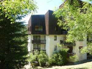 Studio cosy skis aux pieds, balcon sud-est, 400m centre station, parking, quartier calme - FR-1-322-97