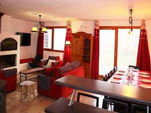 Chalets Chalet Les Orres, 5 pieces, 10 personnes - FR-1-322-65 : photos des chambres