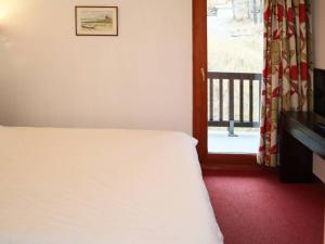 Chalet de Charme aux Orres - 10 Pers, Piscine, Sauna, Hammam, Cheminée, Skis aux Pieds - FR-1-322-65