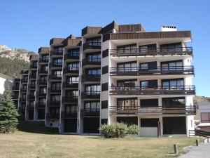 Studio cosy RDC à Montgenèvre avec parking - FR-1-266-78