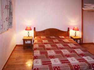 Appartement de standing avec piscine chauffée, sauna et accès skis aux pieds - FR-1-322-184