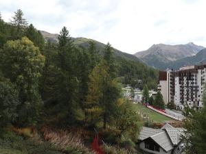 Bel appartement, 2 pièces, 6 pers, au centre, skis aux pieds, balcon sud - FR-1-322-232