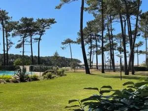 Charmant T2 avec piscine et terrasse face au lac, parking privé, animaux acceptés - FR-1-379-55 - Soustons