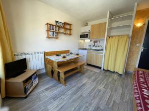 Appartements Appartement Puy-Saint-Vincent, 1 piece, 4 personnes - FR-1-330G-44 : photos des chambres