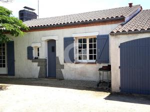 Maisons de vacances Maison familiale proche plage avec jardin et parking a Saint-Vincent-sur-Jard - FR-1-357-32 : photos des chambres