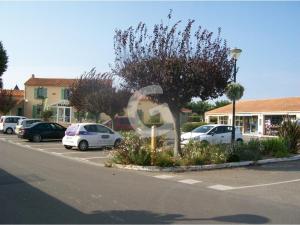Maisons de vacances Maison familiale proche plage avec jardin et parking a Saint-Vincent-sur-Jard - FR-1-357-32 : photos des chambres