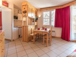 Appartement cosy avec balcon, parking privé et à 400m des télécabines – Centre-ville Briançon - FR-1-330C-19