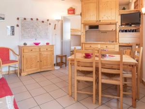 Appartement cosy avec balcon, parking privé et à 400m des télécabines – Centre-ville Briançon - FR-1-330C-19
