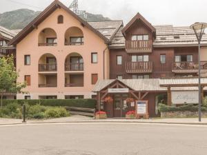 Charmant 2 pièces au cœur de La Salle-les-Alpes, proche télécabines et commerces, 4 couchages - FR-1-330F-45